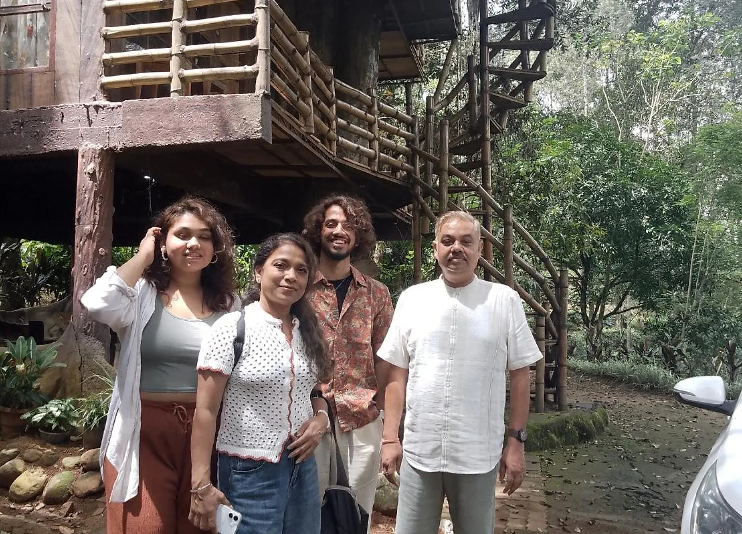 팜스테이 Jungle Jive Treehouse And Farm House 무나르